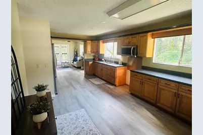 32350 Marchmont Circle, Dade City, FL 33523 - Photo 18