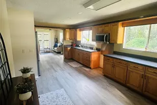 32350 Marchmont Cir, Dade City, FL 33523 - Photo 18