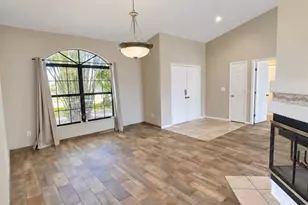 1912 Elk Spring Dr, Brandon, FL 33511 - Photo 4