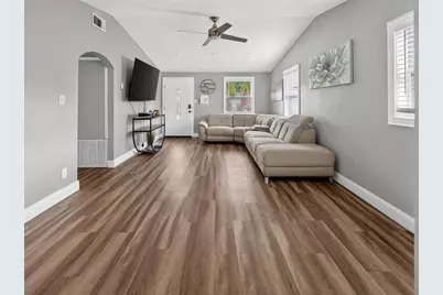 9218 W Robson Street, Tampa, FL 33615 - Photo 6
