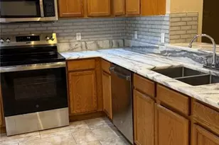 4135 Bismarck Palm Dr, Tampa, FL 33610 - Photo 6