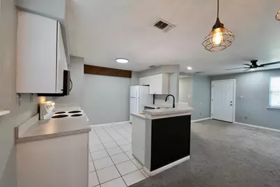 10210 Davis Road, Tampa, FL 33637 - Photo 6