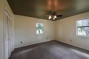 10210 Davis Rd, Tampa, FL 33637 - Photo 10