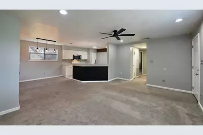 10210 Davis Road, Tampa, FL 33637 - Photo 4