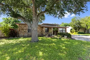1124 54th Ave N, Saint Petersburg, FL 33703 - Photo 4