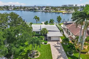 53 Dolphin Dr, Treasure Island, FL 33706 - Photo 2
