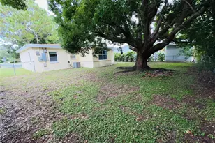 1247 Davis Rd, Dunedin, FL 34698 - Photo 24