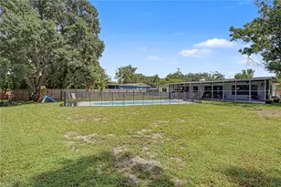 10246 N Valle Dr, Tampa, FL 33612 - Photo 32