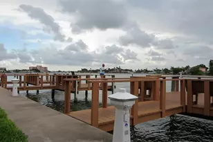 10265 Gulf Blvd, Treasure Island, FL 33706 - Photo 6
