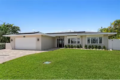 7989 Causeway Boulevard N, Saint Petersburg, FL 33707 - Photo 2