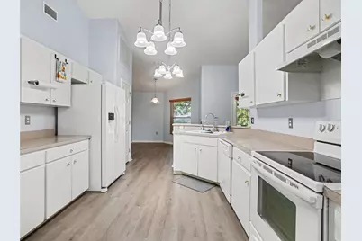 8010 Ashley Pointe Drive, Lakeland, FL 33810 - Photo 12