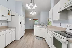 8010 Ashley Pointe Dr, Lakeland, FL 33810 - Photo 12