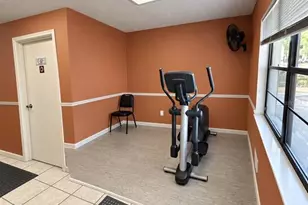 5925 Terrace Park Dr N, Saint Petersburg, FL 33709 - Photo 12