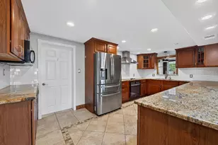 11005 N 27th St, Tampa, FL 33612 - Photo 12