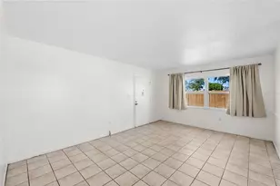 1229 Franklin Circle SE, Clearwater, FL 33756 - Photo 8