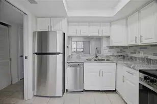 2617 Cove Cay Dr, Clearwater, FL 33760 - Photo 8