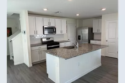 2598 Hardin Way, Zephyrhills, FL 33541 - Photo 4