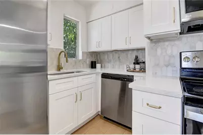 746 38th Avenue S, Saint Petersburg, FL 33705 - Photo 10