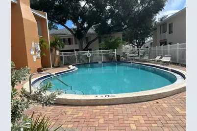 9940 7th Way N #201, Saint Petersburg, FL 33702 - Photo 6