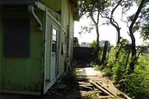 911 12th Ave W, Bradenton, FL 34205 - Photo 2