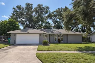 9633 Portside Dr, Seminole, FL 33776 - Photo 1