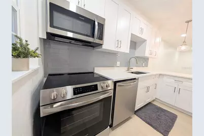 4507 S Oak Drive #P31, Tampa, FL 33611 - Photo 6