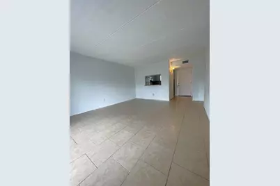2846 Somerset Park Drive #203, Tampa, FL 33613 - Photo 6