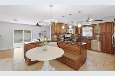 542 59th Way S, Saint Petersburg, FL 33707 - Photo 6