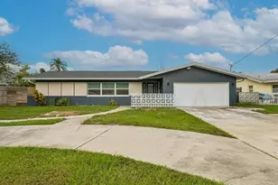 1658 Indian Rocks Road S, Largo, FL 33774 - Photo 1