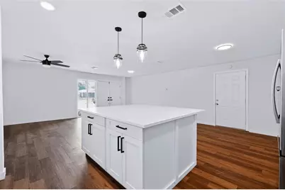 1849 New Hampshire Avenue NE, Saint Petersburg, FL 33703 - Photo 14