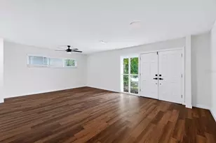 1849 New Hampshire Ave NE, Saint Petersburg, FL 33703 - Photo 18