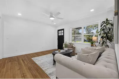 9025 1st Street NE, Saint Petersburg, FL 33702 - Photo 6