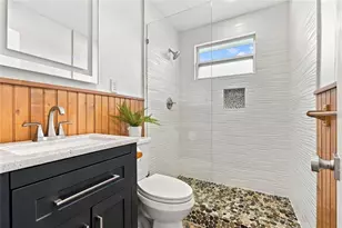 2110 Alcazar Wy S, Saint Petersburg, FL 33712 - Photo 18