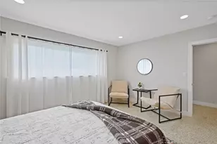 136 Bayside Dr, Clearwater Beach, FL 33767 - Photo 34