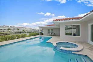 136 Bayside Dr, Clearwater Beach, FL 33767 - Photo 26