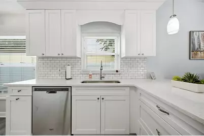 6809 S Sheridan Road, Tampa, FL 33611 - Photo 10