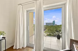316 8th St S, Saint Petersburg, FL 33701 - Photo 10