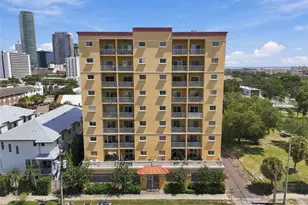 316 8th St S, Saint Petersburg, FL 33701 - Photo 1
