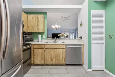 12602 Castle Hill Drive, Tampa, FL 33624 - Photo 10