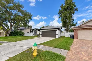 5483 Friarsway Dr, Tampa, FL 33624 - Photo 4