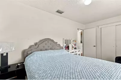 11006 N Oakleaf Avenue, Tampa, FL 33612 - Photo 20