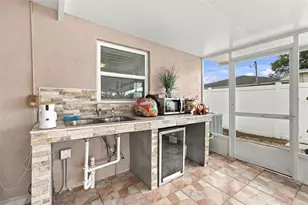 11006 N Oakleaf Ave, Tampa, FL 33612 - Photo 26