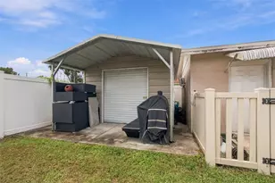 11006 N Oakleaf Ave, Tampa, FL 33612 - Photo 28