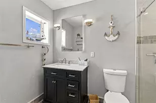 11006 N Oakleaf Ave, Tampa, FL 33612 - Photo 14