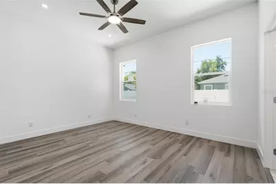 1320 10th Avenue S, Saint Petersburg, FL 33705 - Photo 12