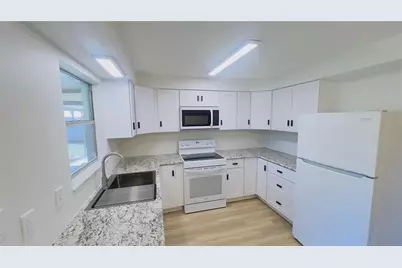 8675 Lantana Drive, Seminole, FL 33777 - Photo 10