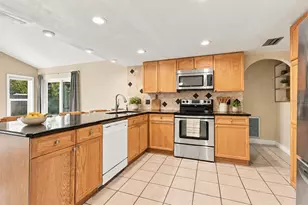 11093 117th St, Seminole, FL 33778 - Photo 2