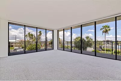 7600 Bayshore Drive #208, Treasure Island, FL 33706 - Photo 4