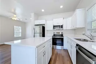 719 19th St S, Saint Petersburg, FL 33712 - Photo 8