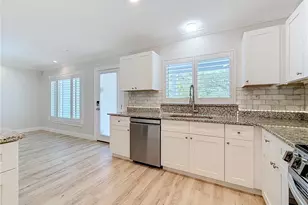 8270 30th Ave N, Saint Petersburg, FL 33710 - Photo 16